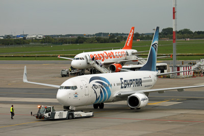 September 2015 | SU-GDC & G-EZAP | Boeing 737-866 & Airbus A319-111 | EgyptAir & easyJet | Flughafen Berlin-Schönefeld (EDDB)