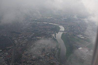 April 2016 | Blick über Pieschen bis zur Innenstadt Dresdens beim Abflug vom Flughafen Dresden (EDDC)